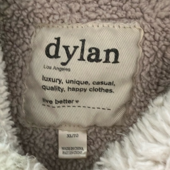 Dylan xl Heather Gray Cropped fleece lined Sweater with Hood and side zips - Picture 2 of 16